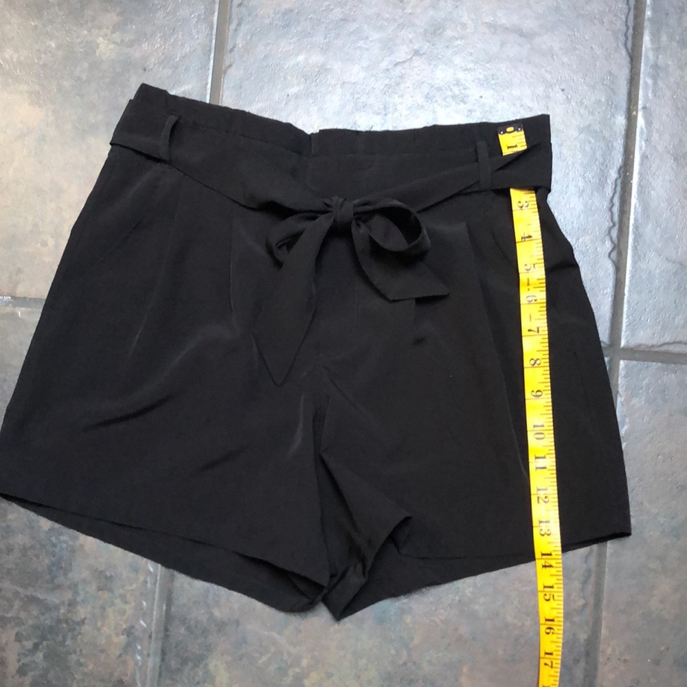 Shorts - Picture 3 of 3